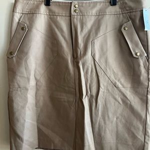 Worthington tan skirt with pockets, Sz 16.